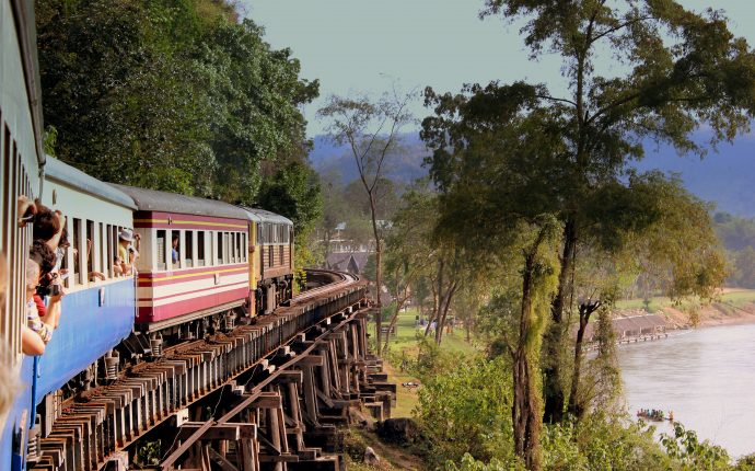 los-viajes-en-tren-mas-epicos-del-mundo {keyword}