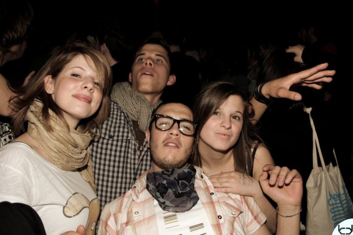 11-senales-de-alarma-que-estas-mujeres-dejaron-pasar-en-su-relacion-y-se-arrepintieron {keyword}